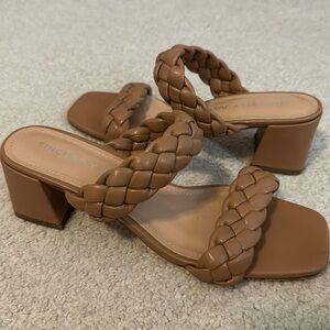Women’s heeled sandal